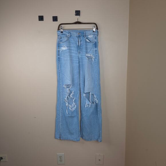 American Eagle High Rise Wide Leg Jeans in Light Wash Denim Size 2 - Picture 1 of 12
